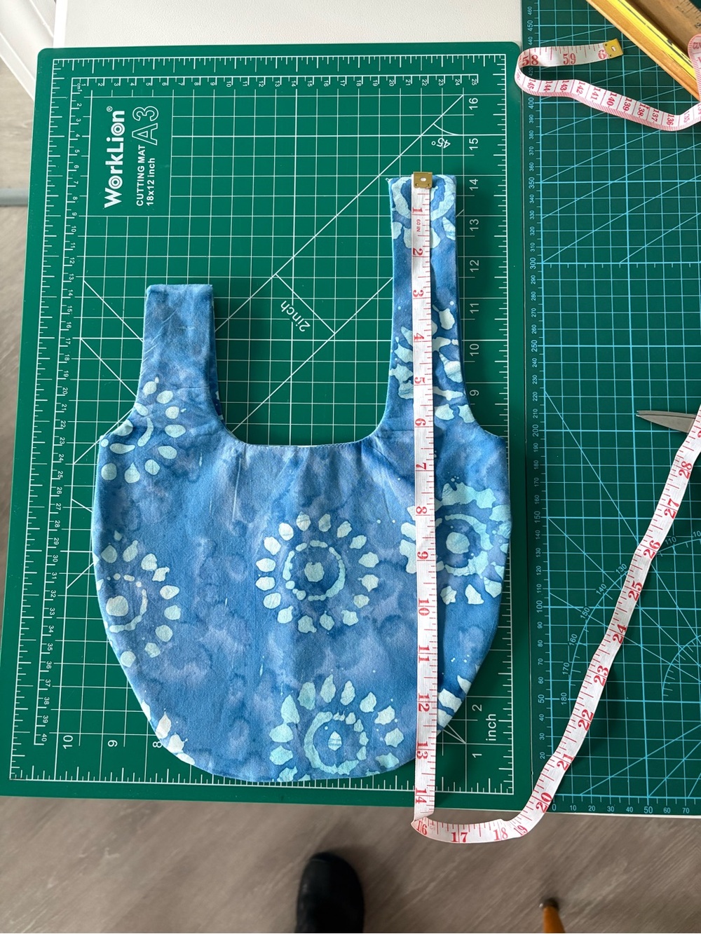 Reversible Blue Batik Wristlet Knot Bag with Matching Card Holder - Picture 8 of 9